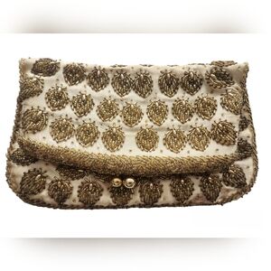 Vintage 1960s fold over beaded clutch
